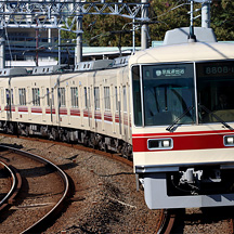 京成8800形 4色カラーで迎えたデビュー40周年の日常